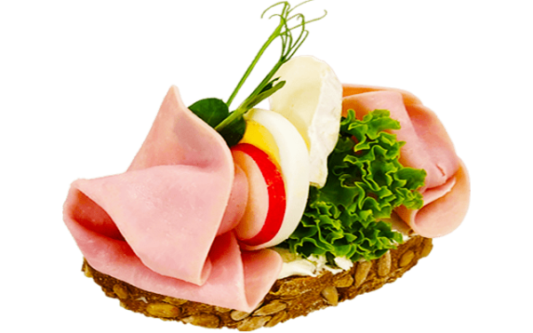 Obložený šunkovo syrovýchlebíček s bravčovou šunkou a syrom ementál, dozdobený listovým šalátom, vajíčkom a redkovkou od Pán chlebíček