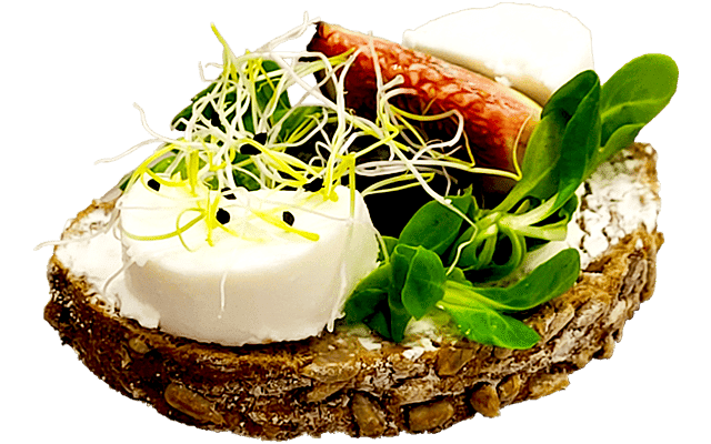 Obložený chlebíček s kozím syrom a čerstvou figou